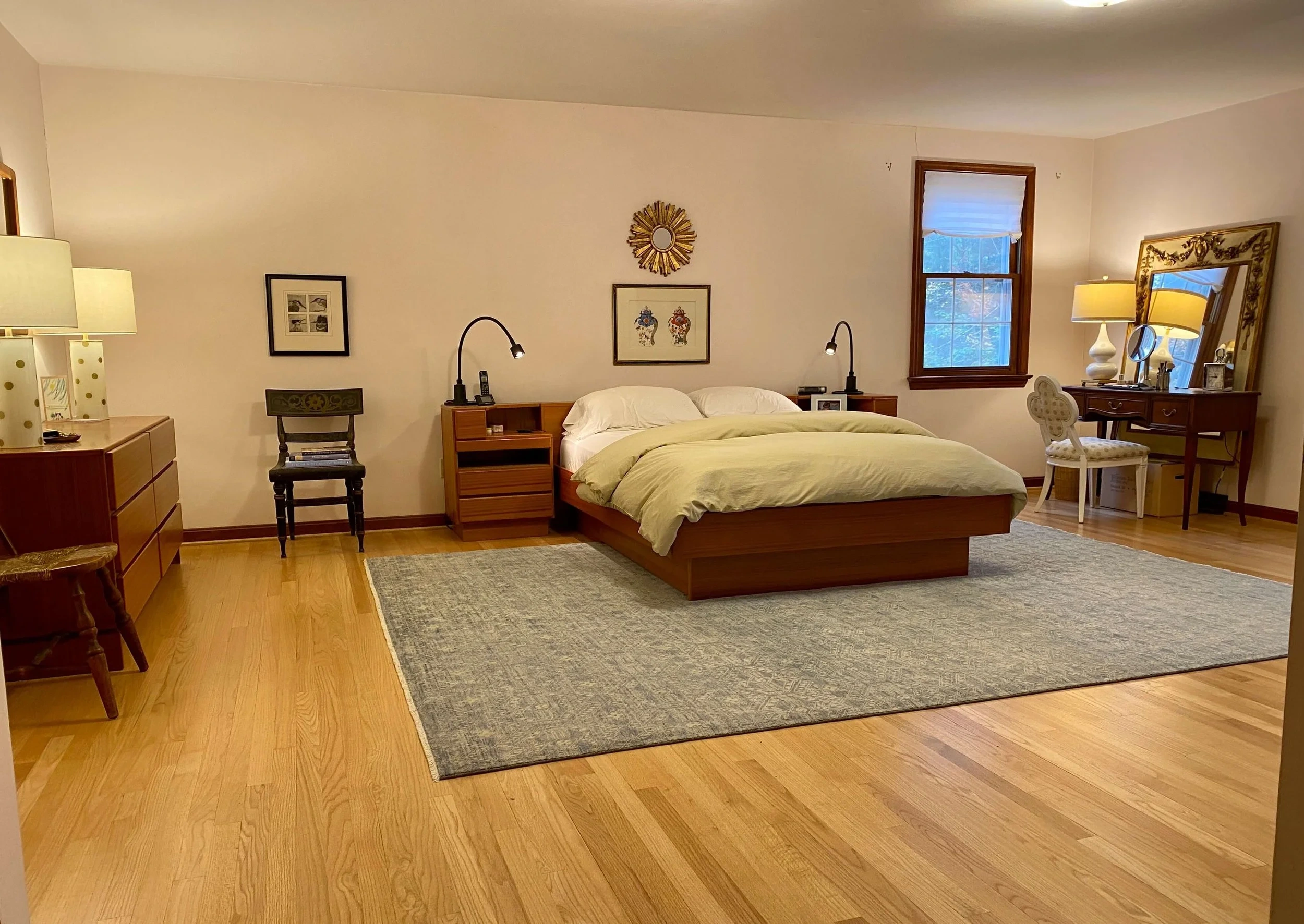 Mách bạn cách kê giường giúp phòng rộng, ngủ sâu hơn - 3